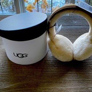 Ugg earmuff NEW in box.  Chestnut leather
